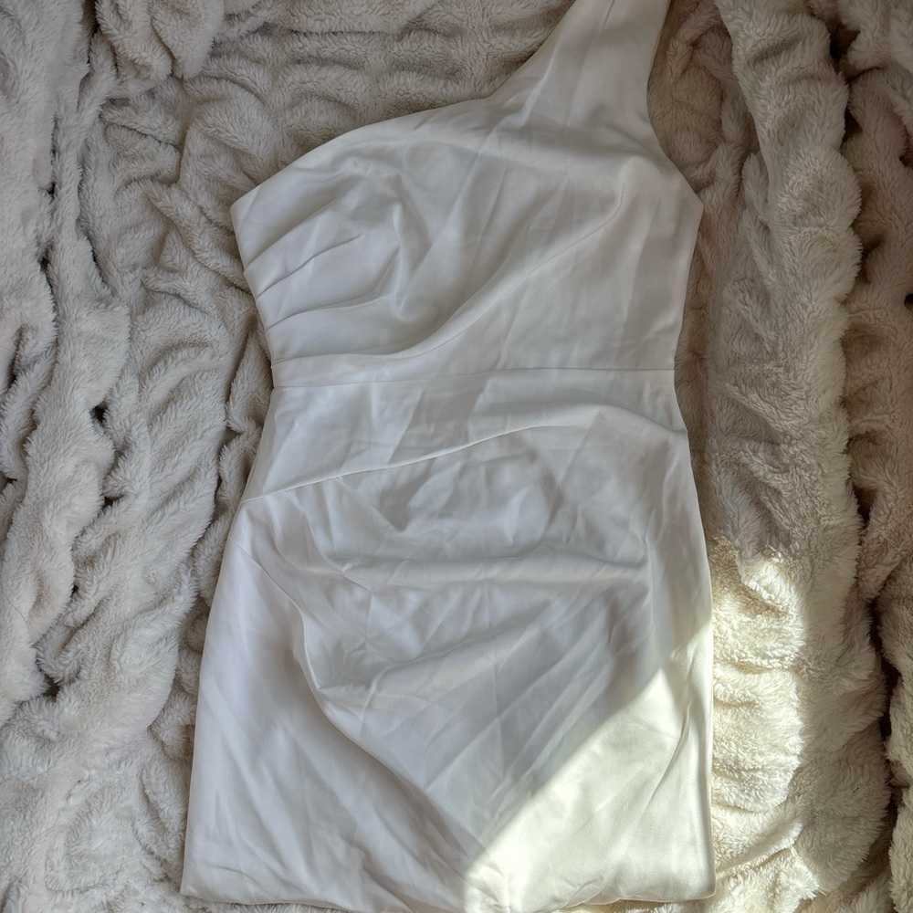 WHITE DRESS!!